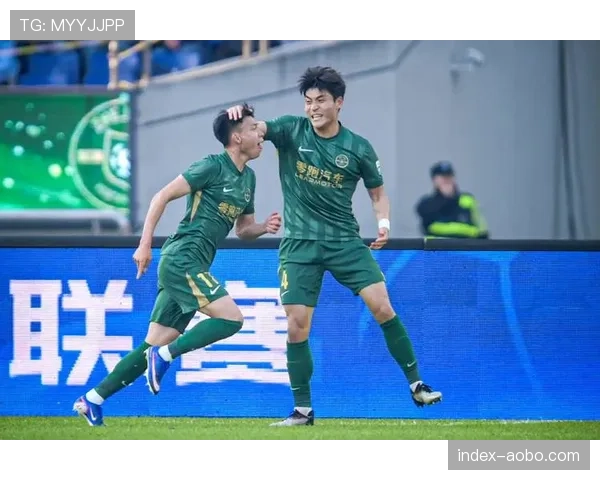 浙江队韩国中卫朴镇燮稳健发挥 托利奇中场调度渐入佳境 浙江队韩国中卫朴镇燮稳健发挥 托利奇中场调度渐入佳境